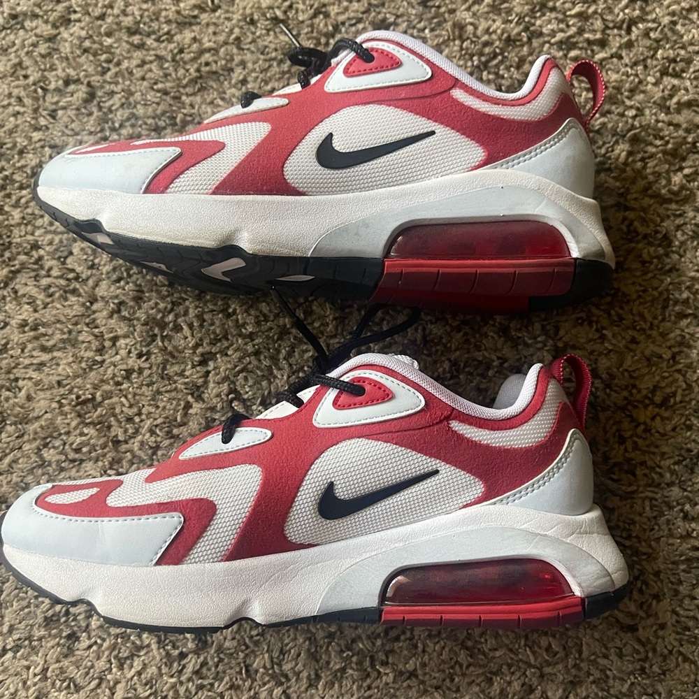 Women’s Nike air max 200